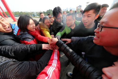 熊猫体育中心卫冕全区拔河比赛冠军(图3)