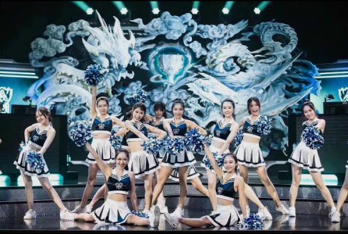 英雄联盟全球总决赛在熊猫体育中心开赛(图1)
