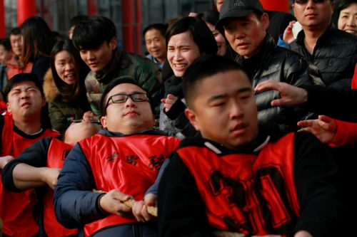 熊猫体育中心卫冕全区拔河比赛冠军(图9)