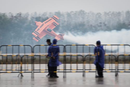 空中F1车都展翅！(图4)