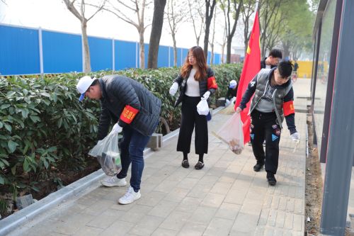 熊猫体育中心开展党员周末大扫除活动(图2)