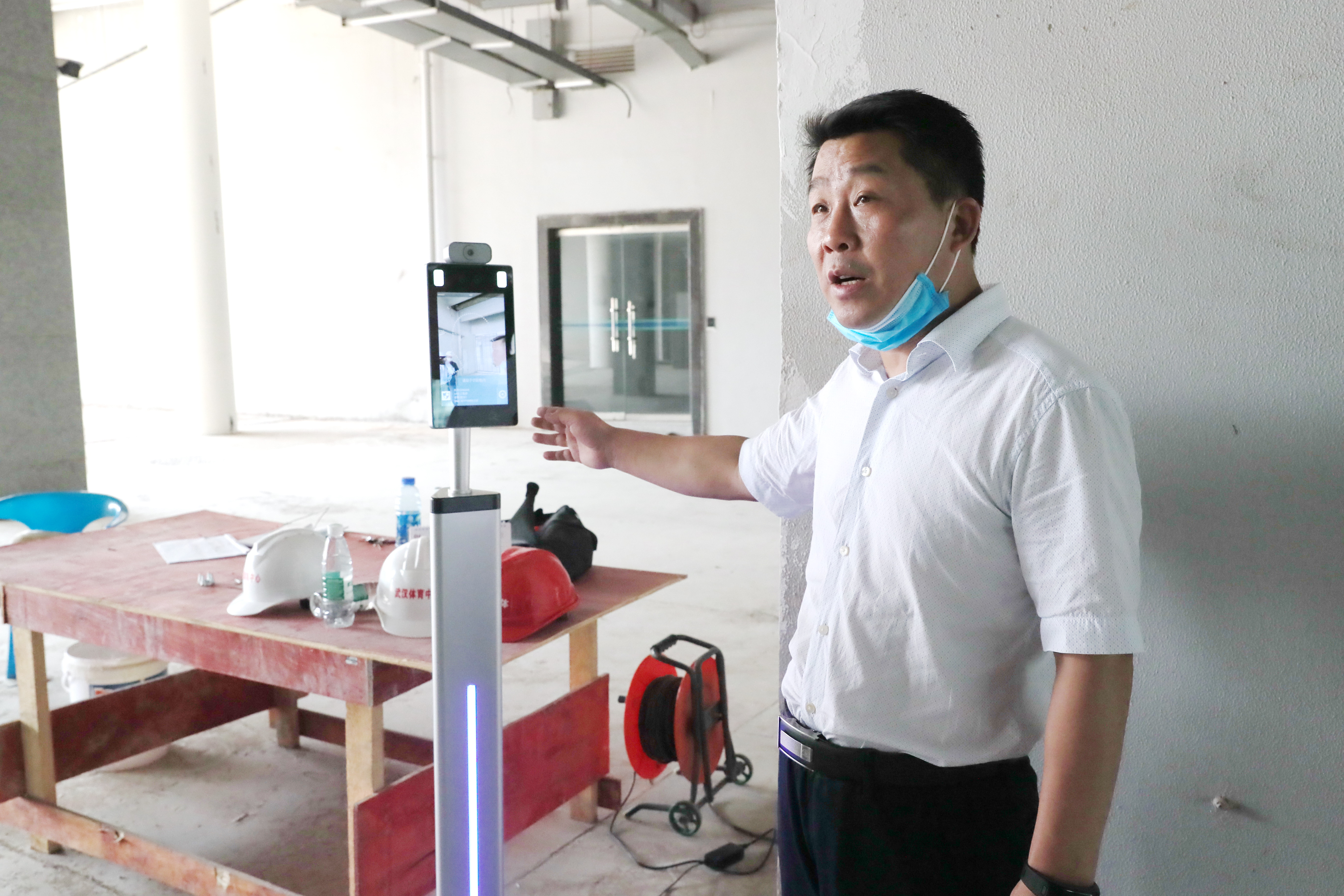 吴志锋检查军运会场馆续建恢复及开闭幕式临建拆除等项目进展情况(图3)