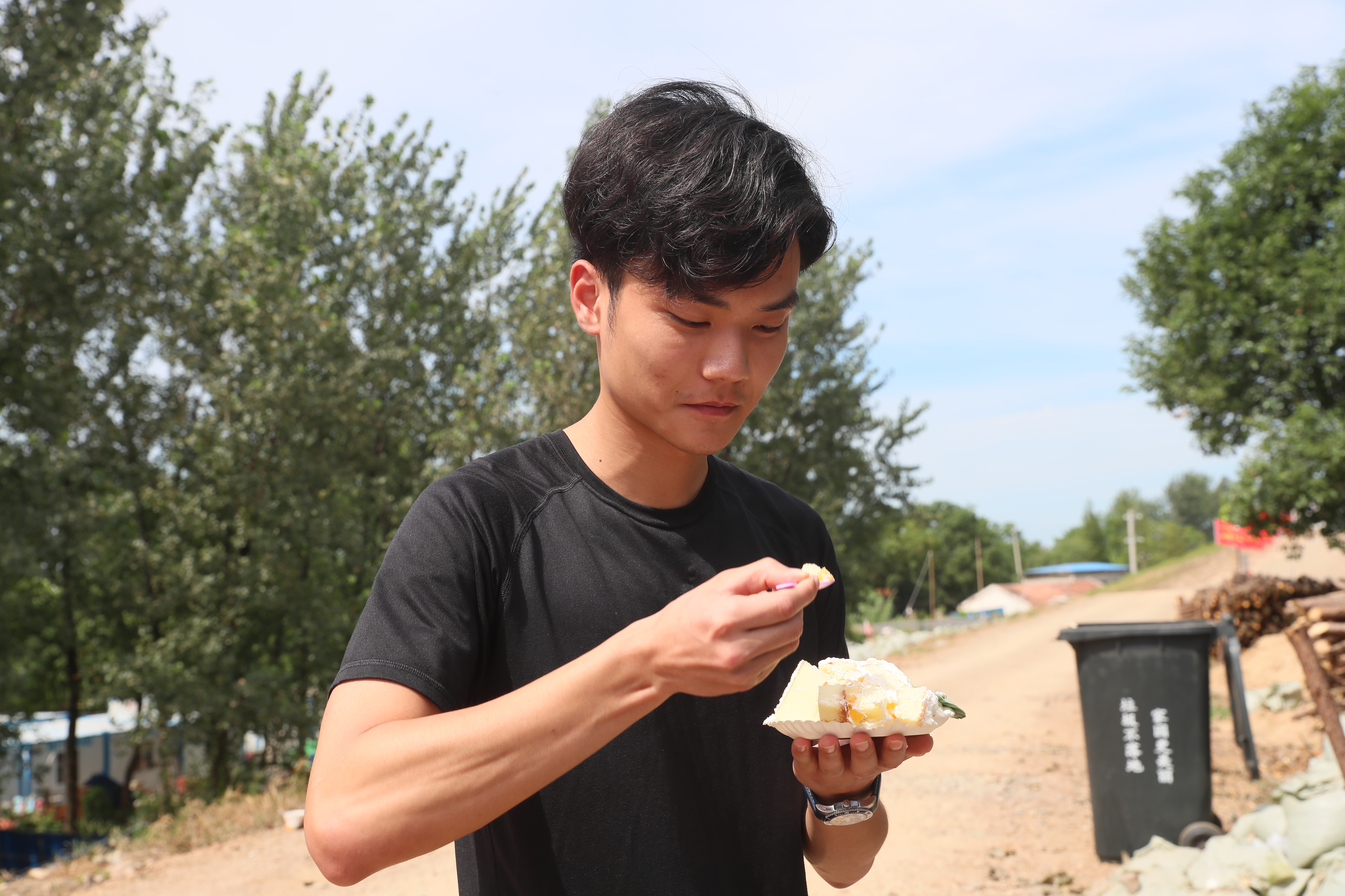 防汛大堤上的特殊生日(图7)