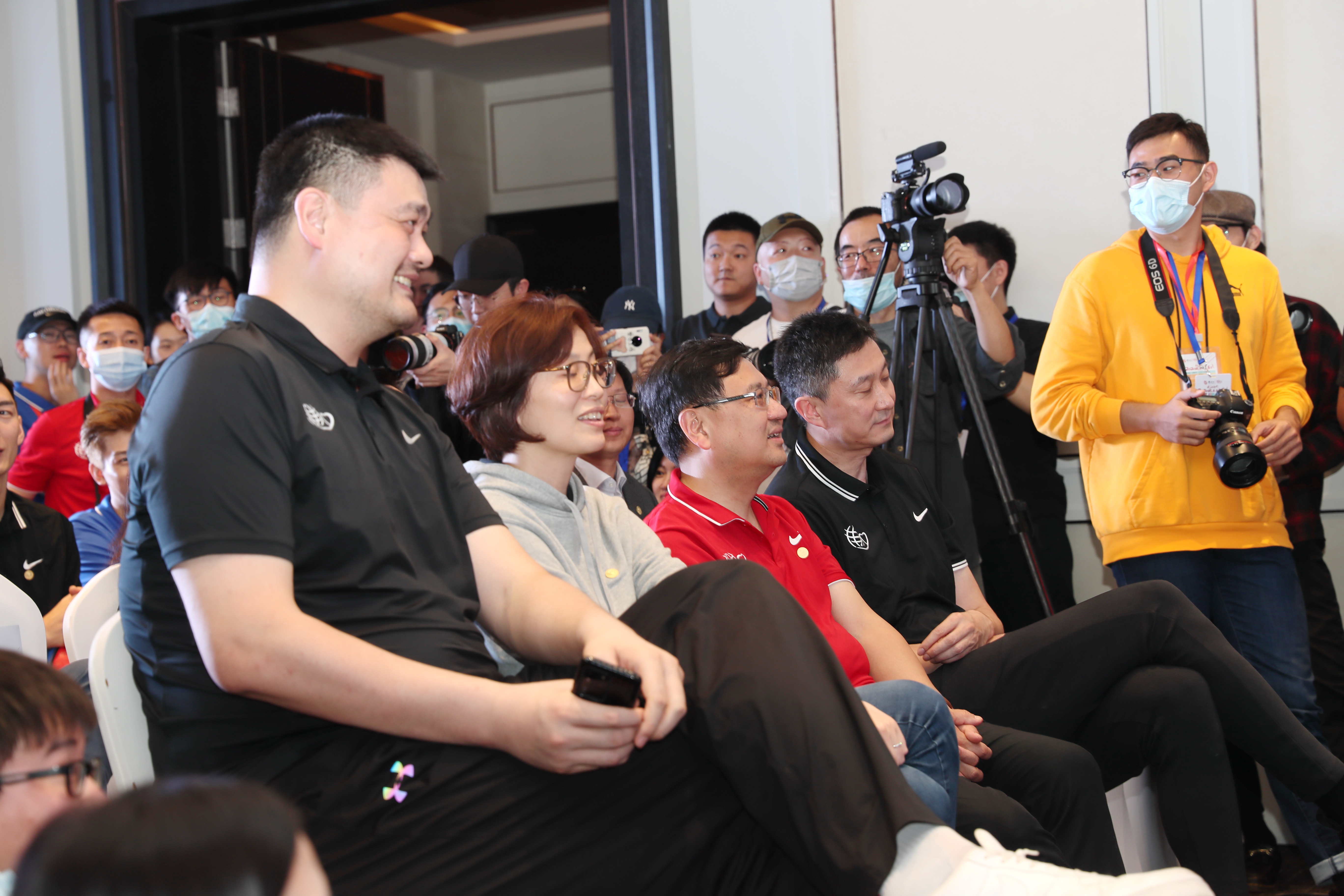 姚基金慈善赛召开新闻发布会　　 “大姚”邀你来(图4)