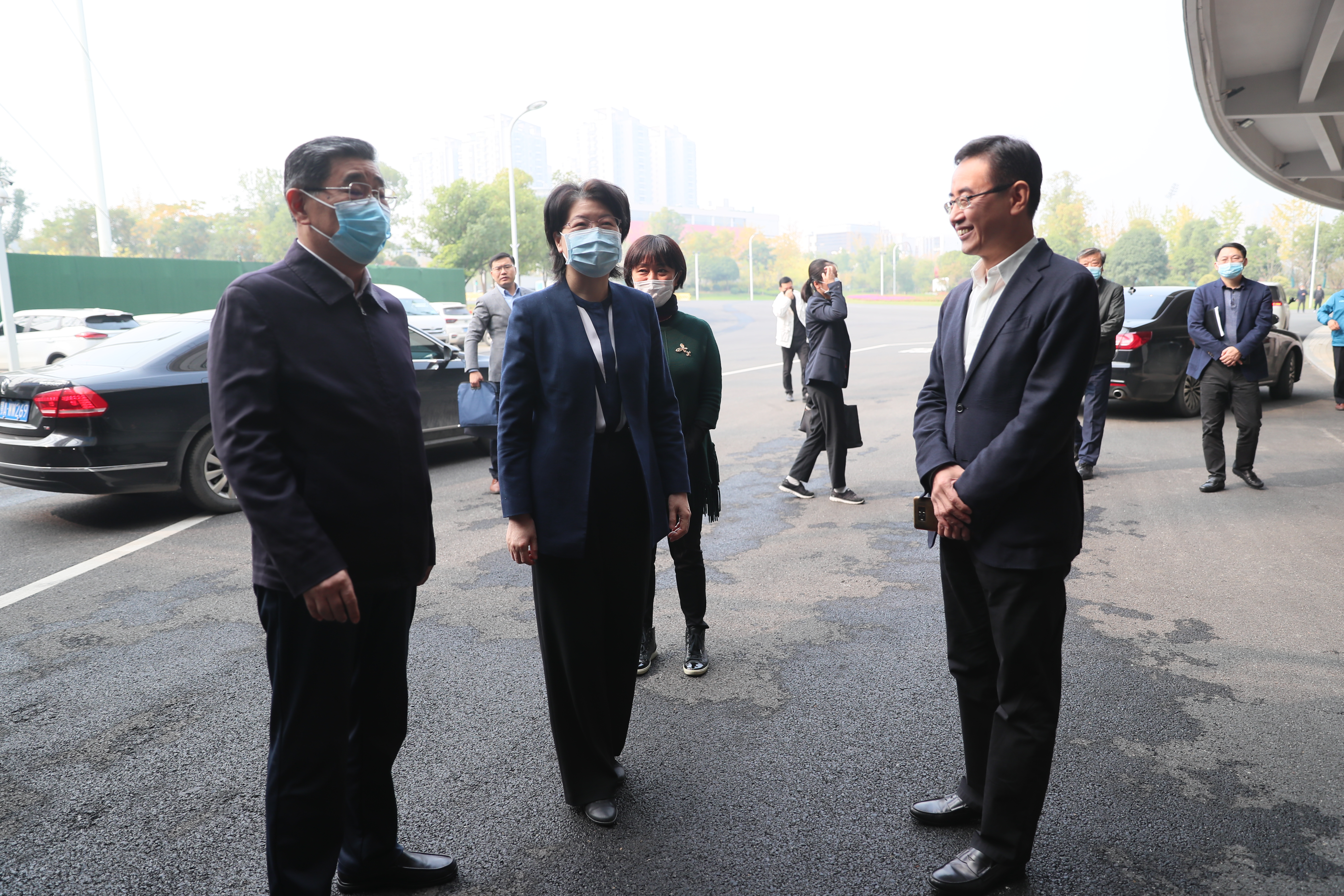 副省长肖菊华来公司调研：熊猫体育中心在做好军运会“后半篇文章”中具有标杆意义(图1)