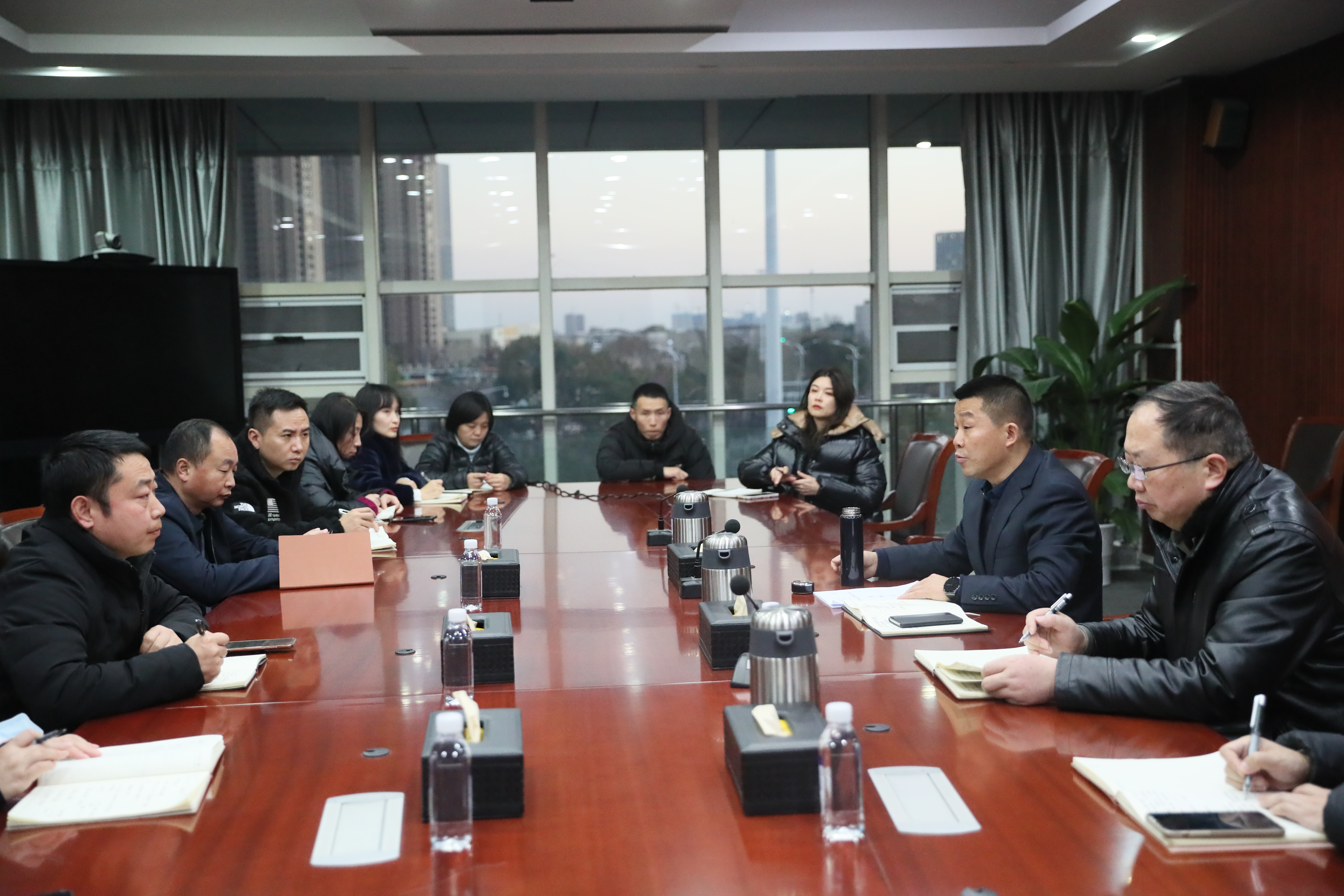 公司召开专题会部署元旦春节期间疫情防控工作(图2)