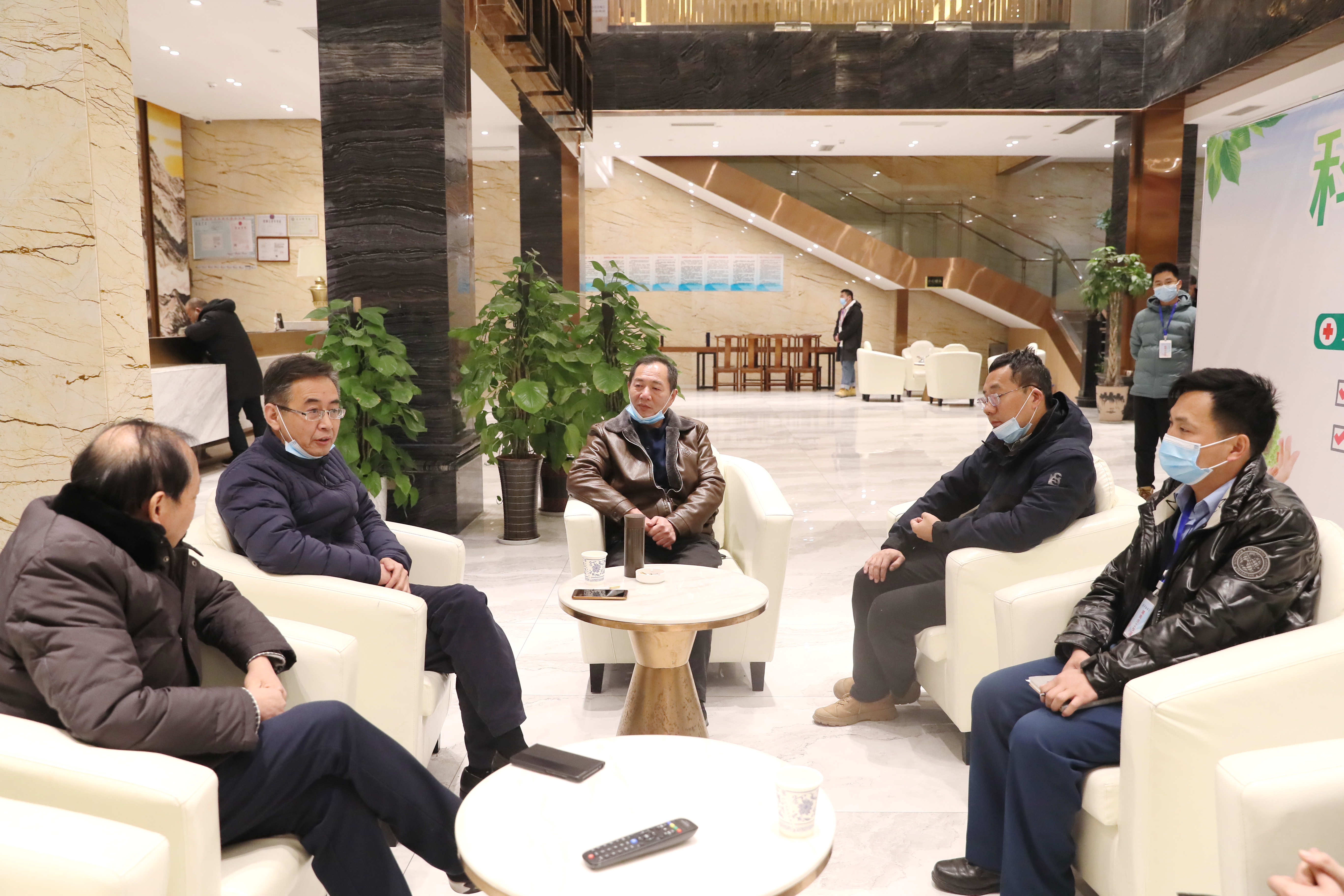 王旗华看望慰问疫情防控人员(图4)