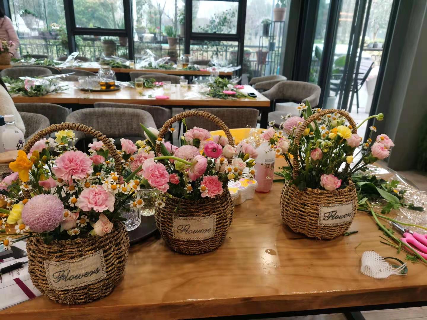 情暖三月 如花绽放 工会三八节花艺活动温情上演(图5)